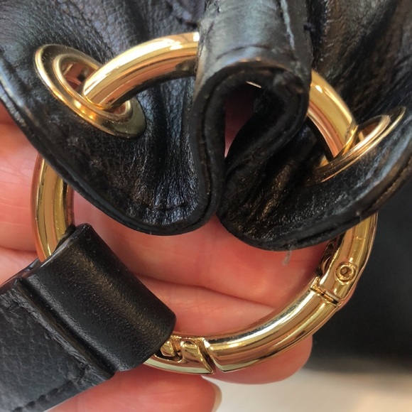 MICHAEL MICHAEL KORS BLACK PEBBLE LEATHER CHARM TASSEL HOBO SHOULDER BAG EUC - Picture 13 of 16